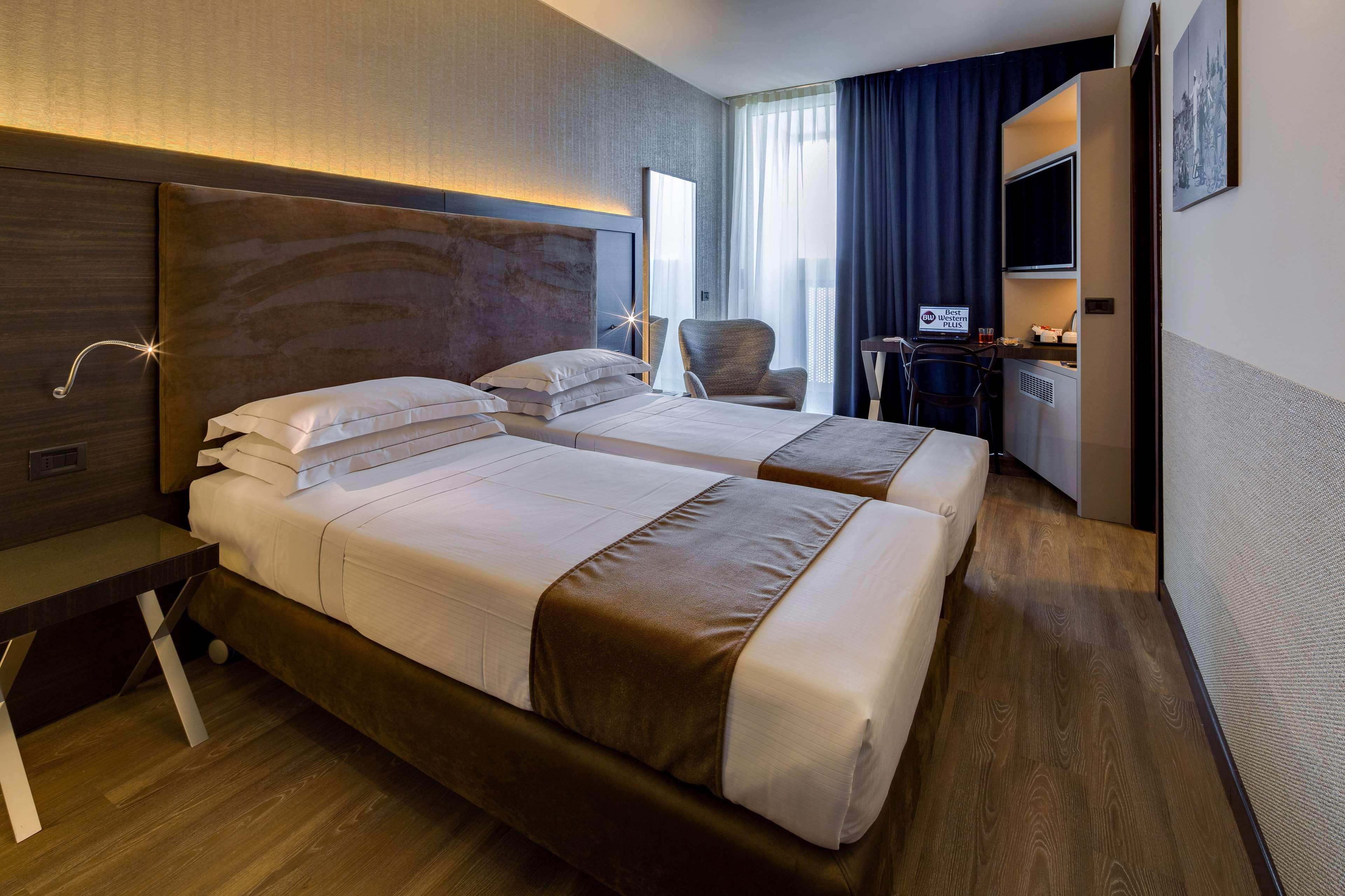 Best Western Plus Hotel Farnese Parma Exterior photo