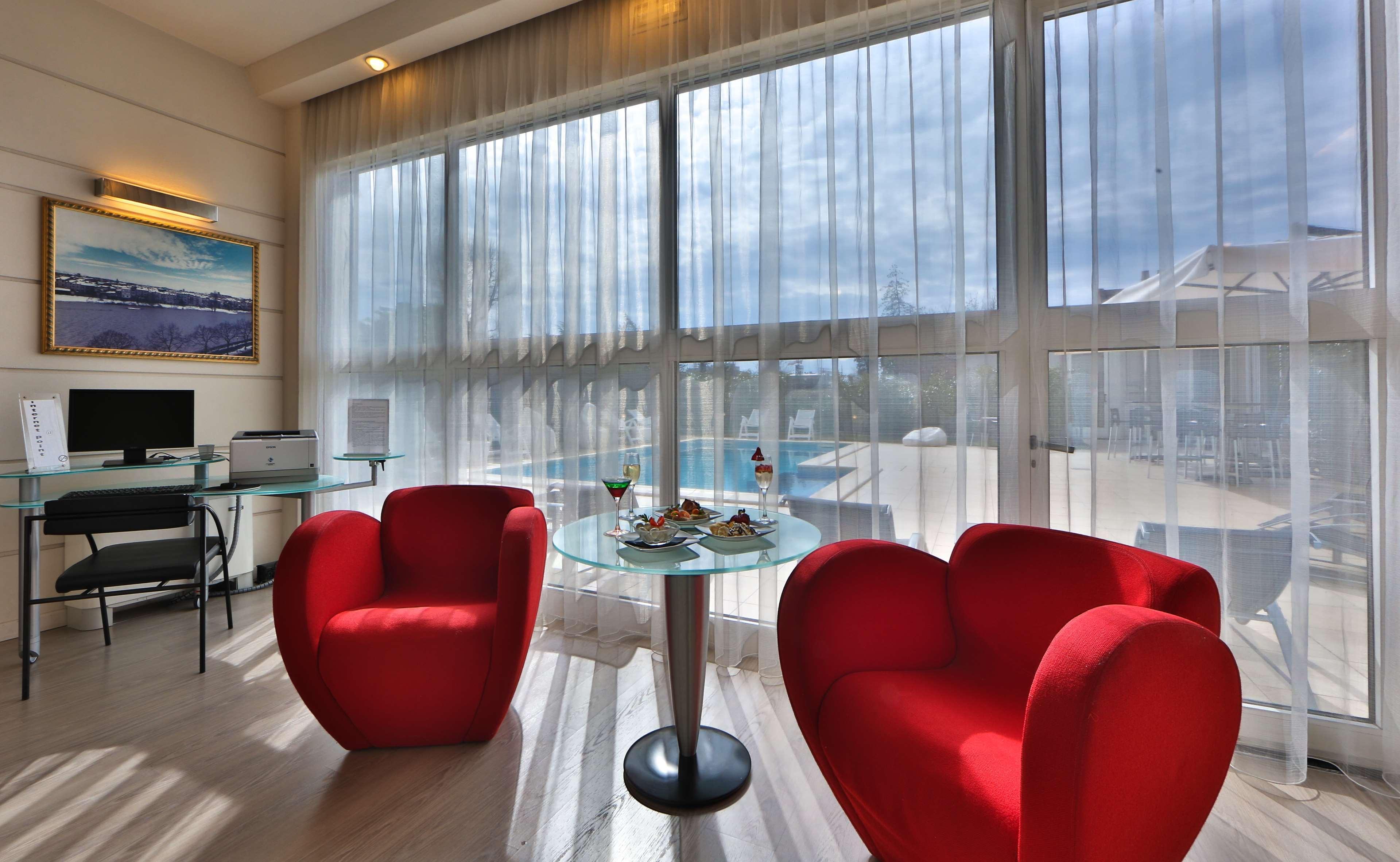 Best Western Plus Hotel Farnese Parma Exterior photo
