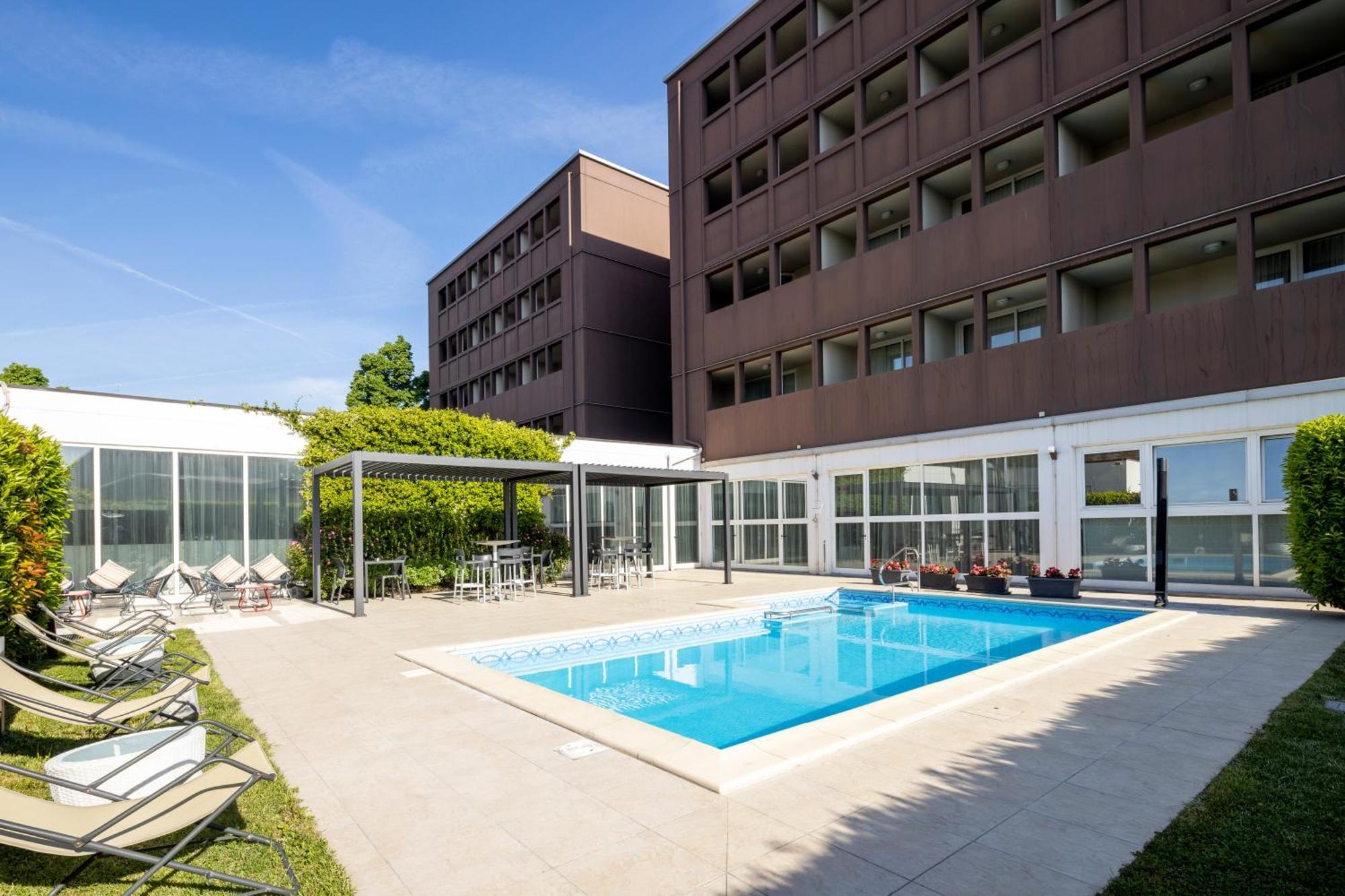 Best Western Plus Hotel Farnese Parma Exterior photo