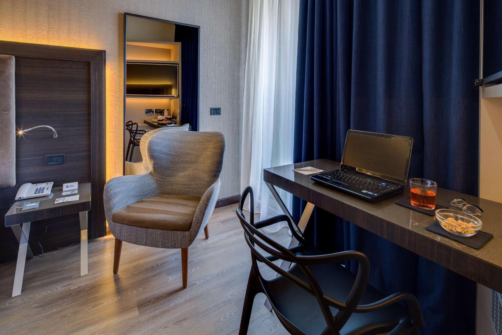 Best Western Plus Hotel Farnese Parma Exterior photo