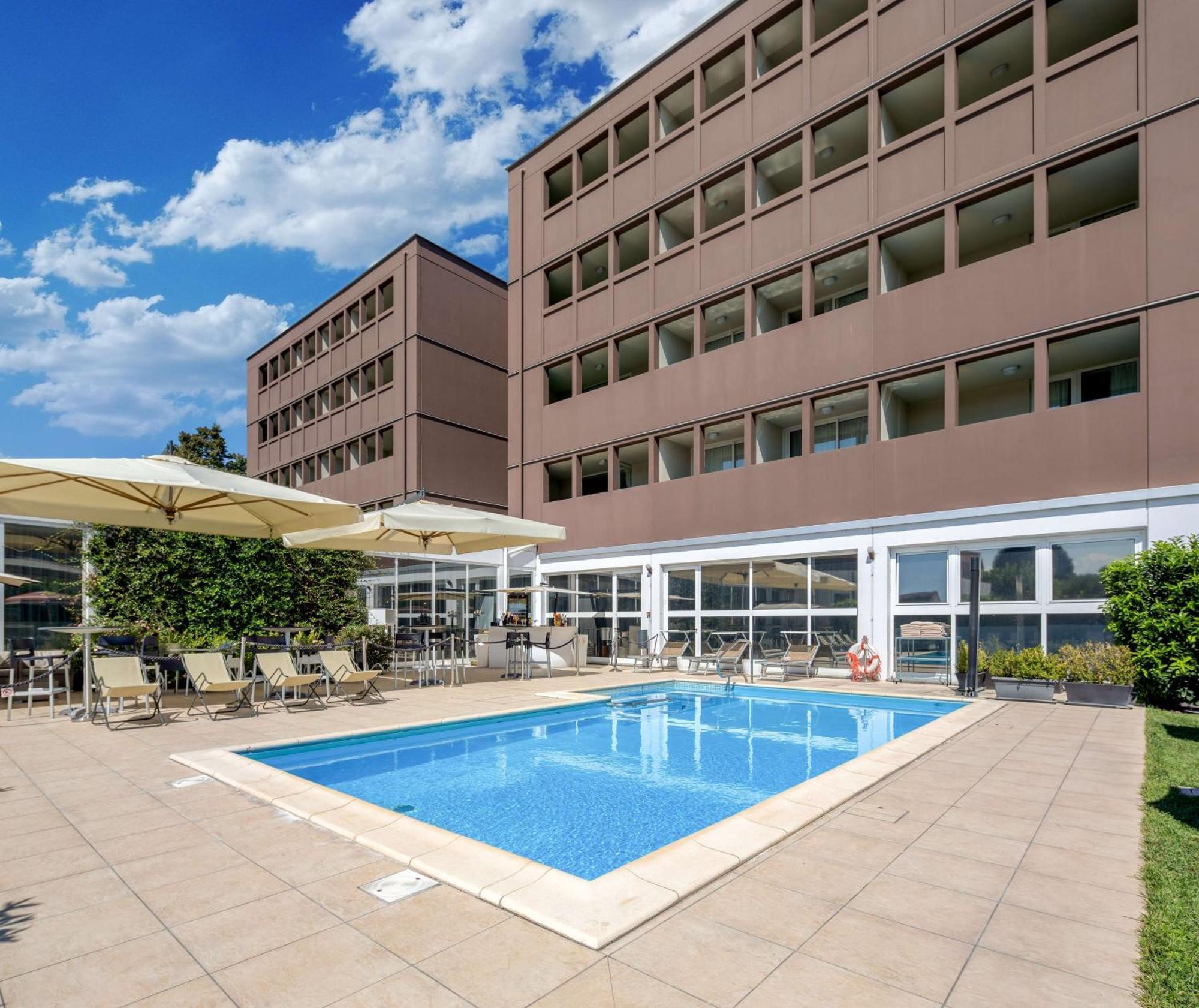 Best Western Plus Hotel Farnese Parma Exterior photo
