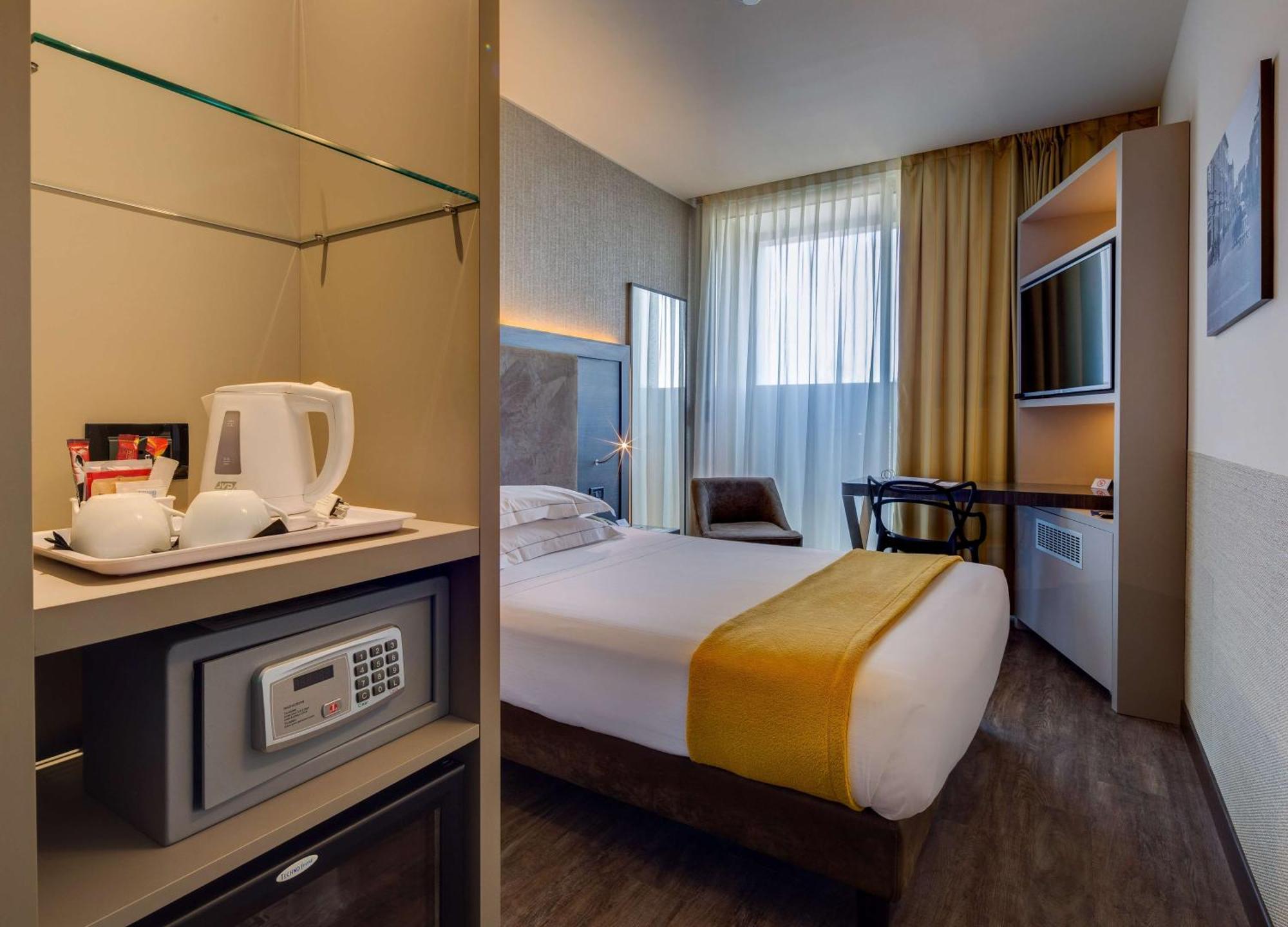 Best Western Plus Hotel Farnese Parma Exterior photo