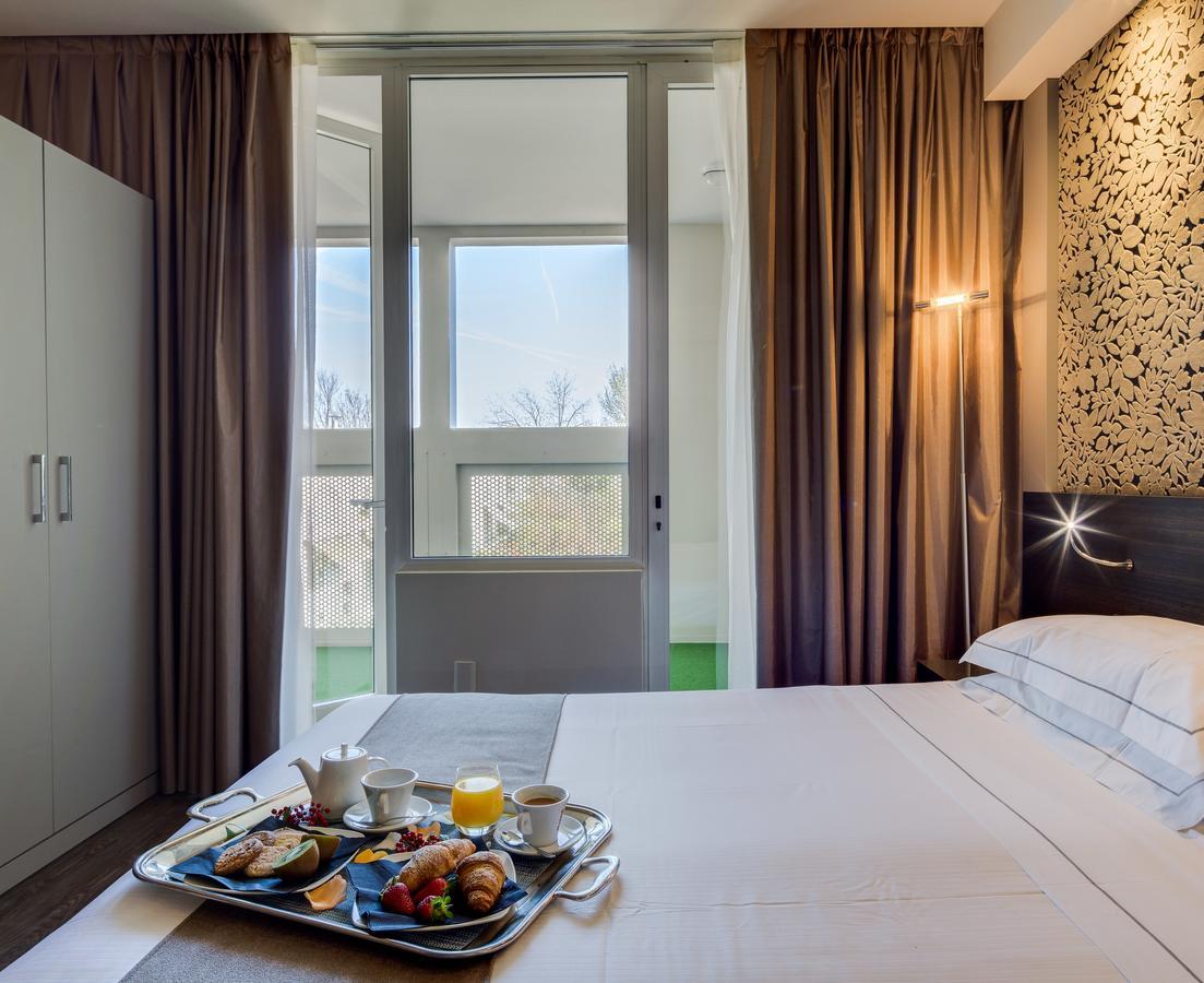 Best Western Plus Hotel Farnese Parma Exterior photo
