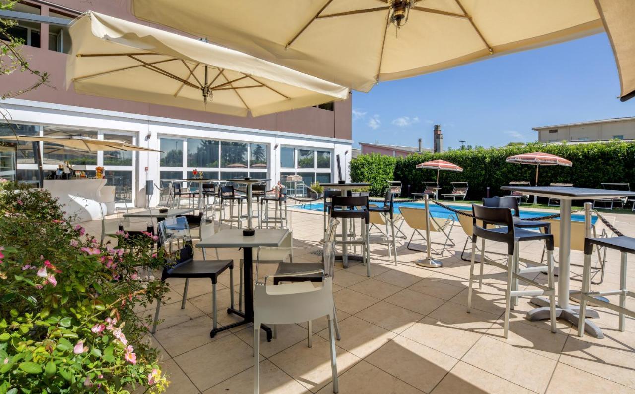 Best Western Plus Hotel Farnese Parma Exterior photo